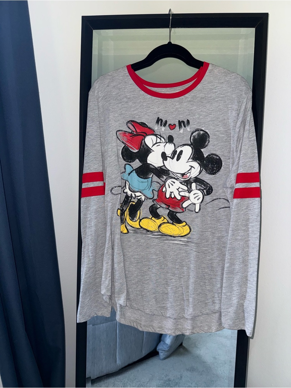 Disney Store Mickey Minnie Mouse Kiss Long Sleeve Shirt 2XL Gray Red